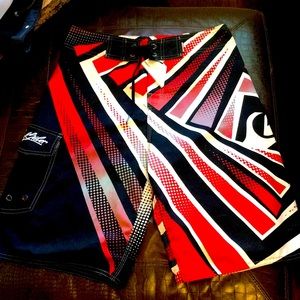 Quicksilver 32” boardshorts    made in france